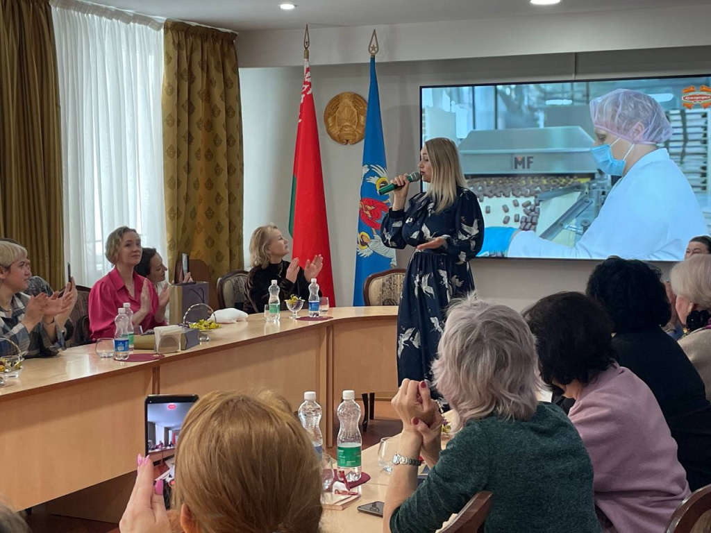 photo_5467516024216736819_y.jpg photo_5467516024216736819_y.jpg