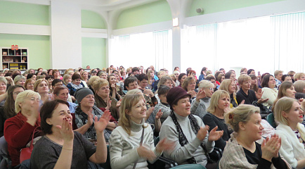 Поздравляем с 8 марта – Международным женским днем! Поздравляем с 8 марта – Международным женским днем!