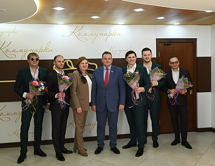 Поздравляем с наступающим 8 марта!