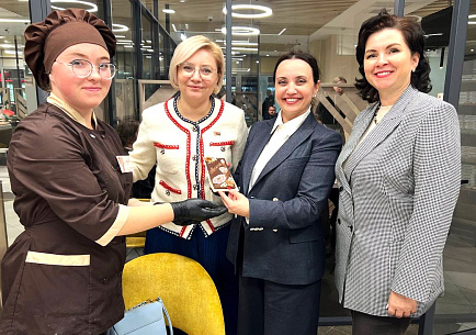 Марина Алексеева посетила наш фирменный магазин Марина Алексеева посетила наш фирменный магазин